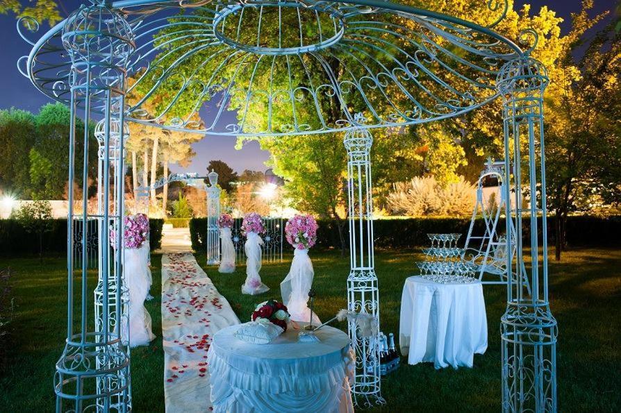 Dushanbe Serena Hotel Esterno foto
